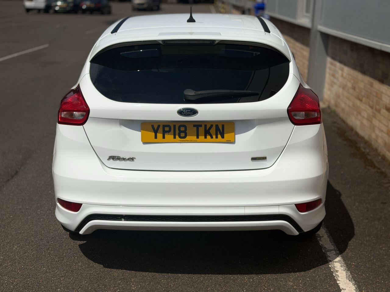 Ford Focus view 76