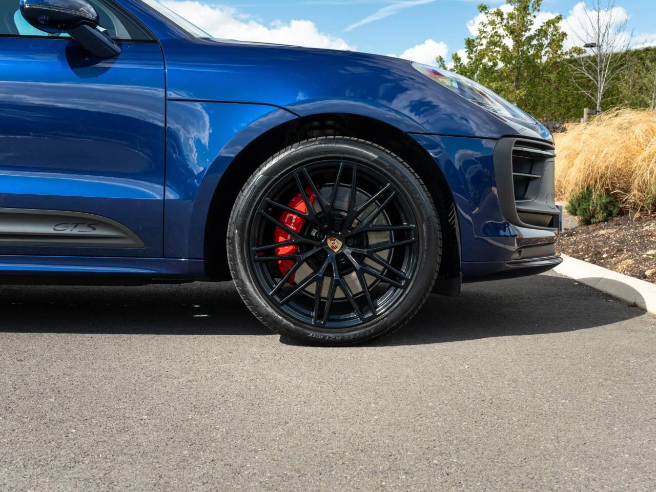 Porsche Macan view 14