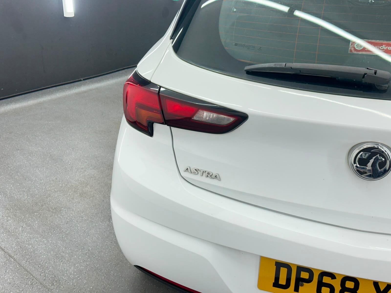 Vauxhall Astra view 8