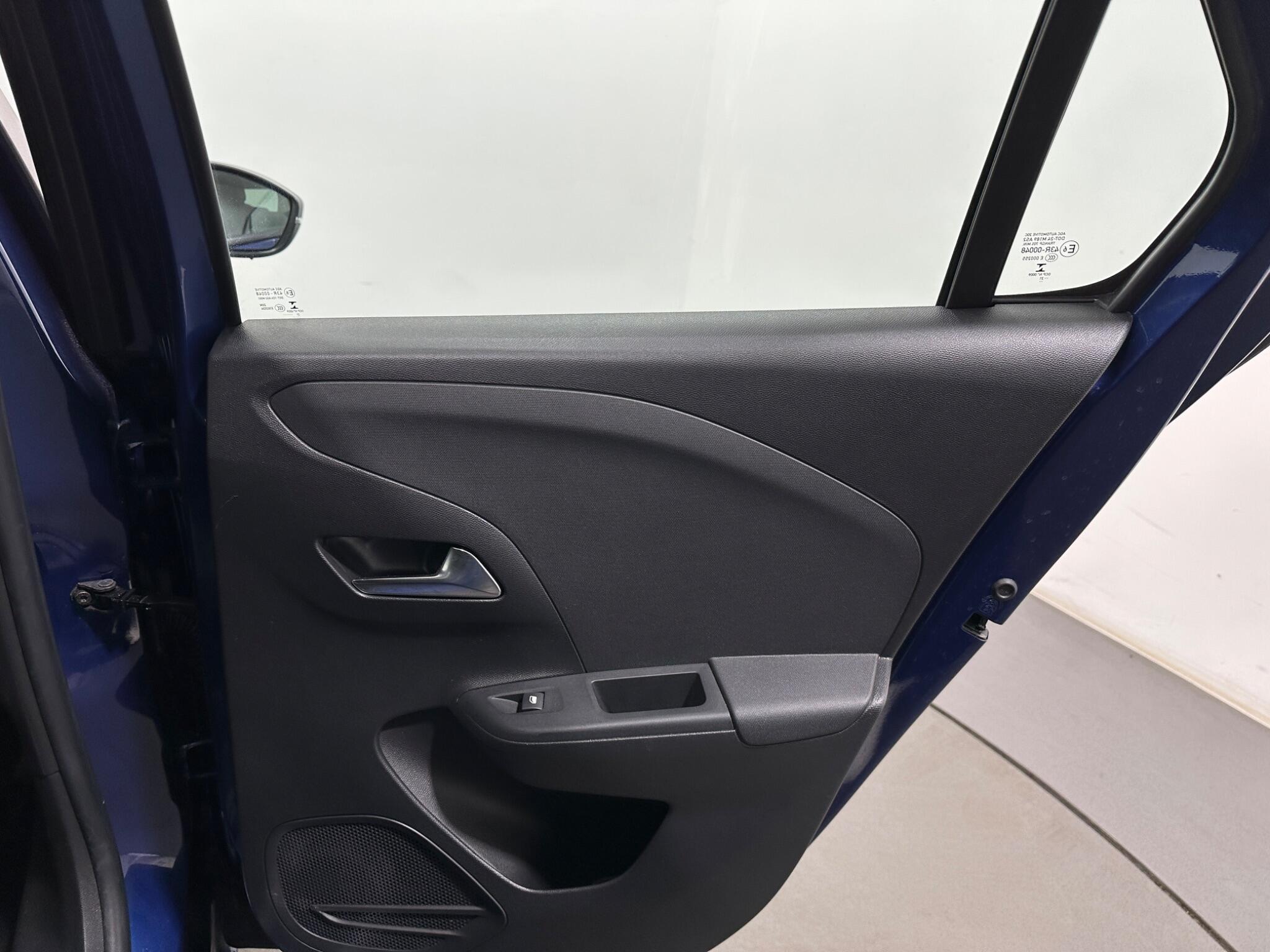 Vauxhall Corsa view 40