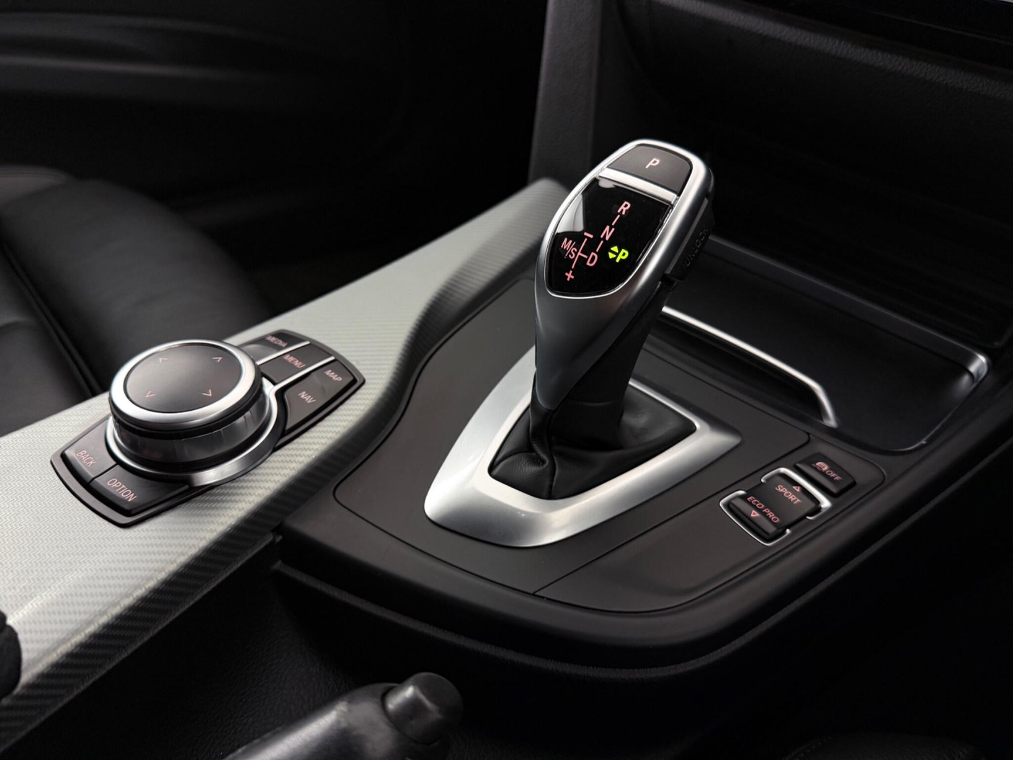 BMW 3 Series view 30