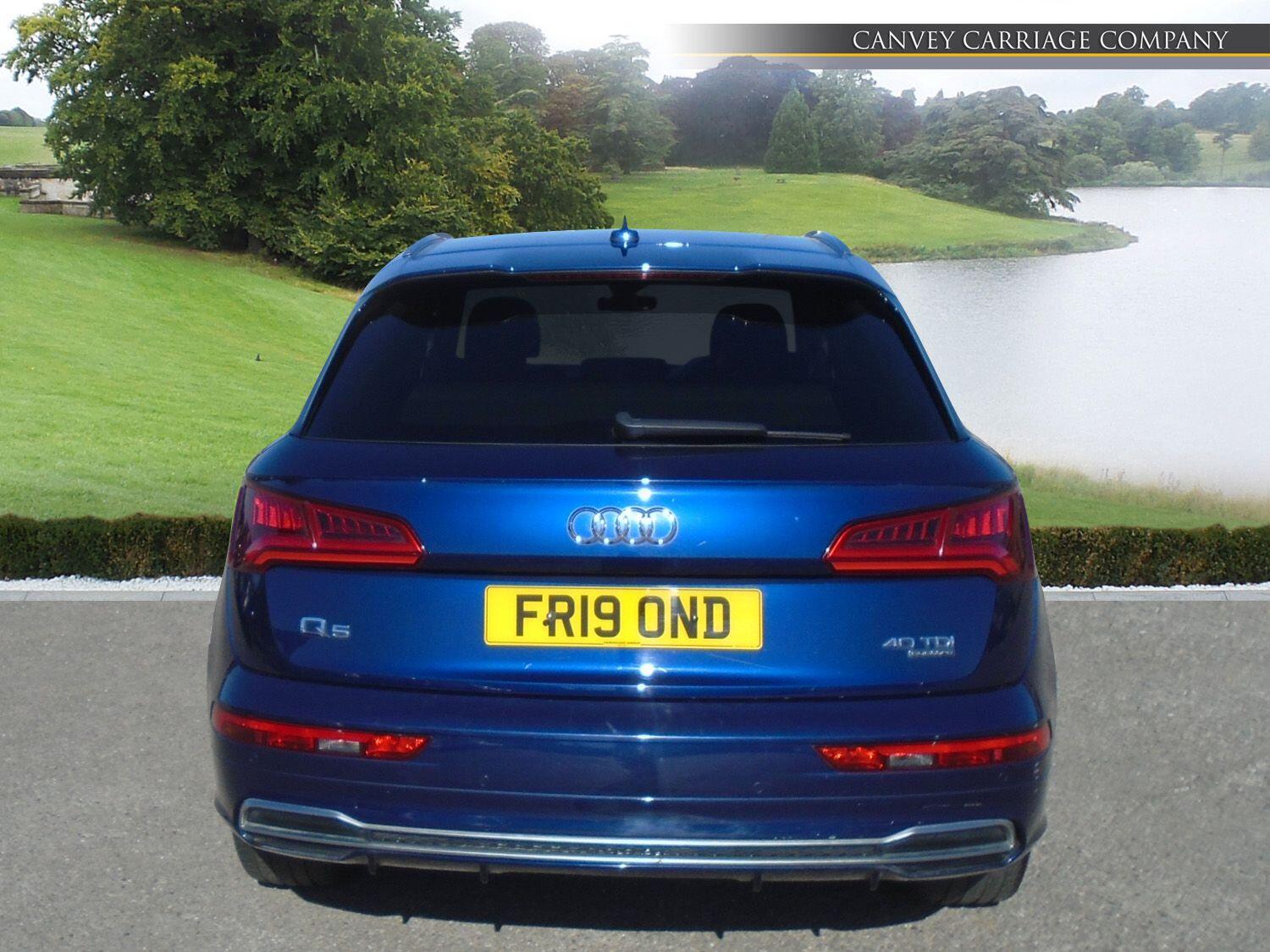 Audi Q5 view 8