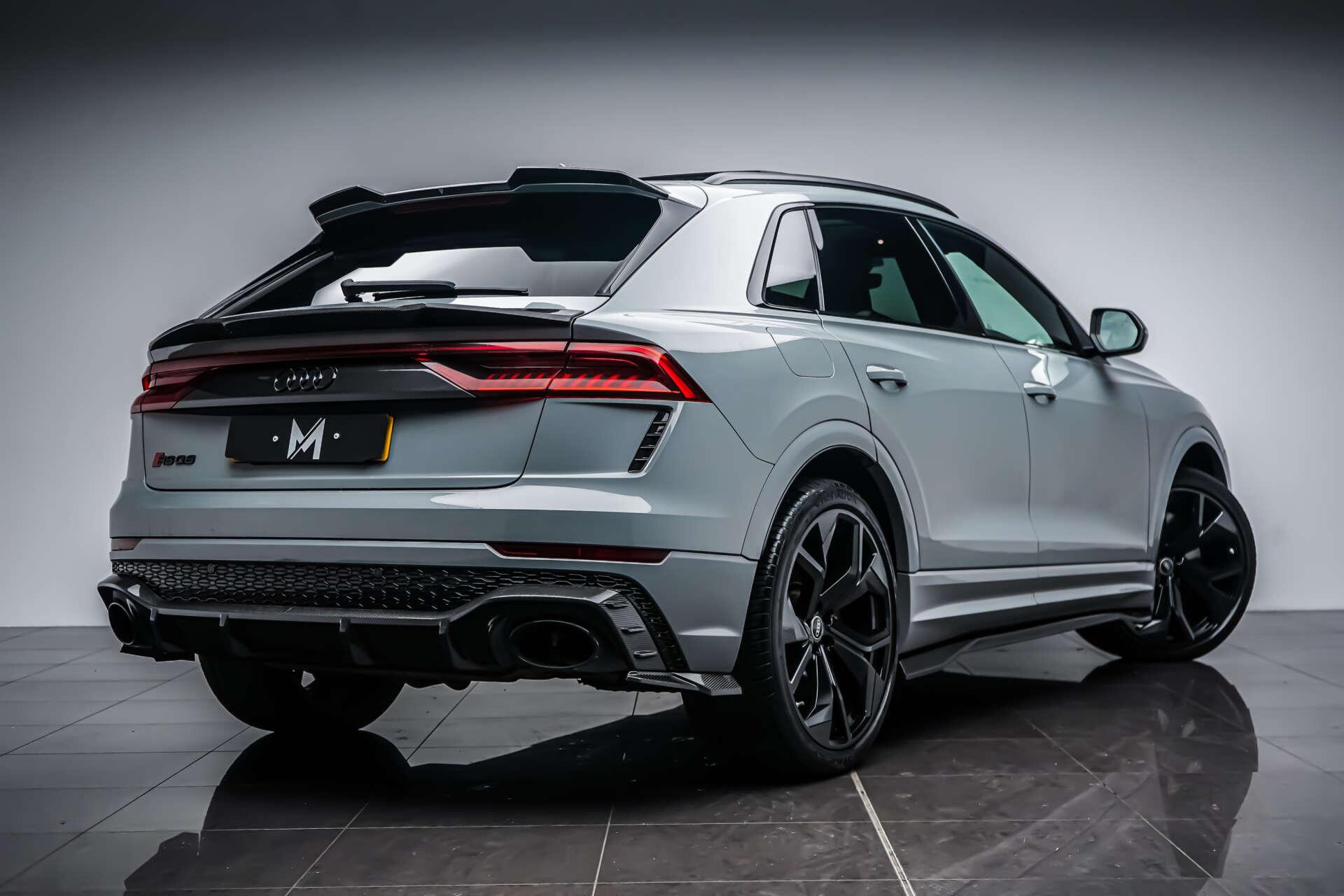 Audi RS Q8 view 17