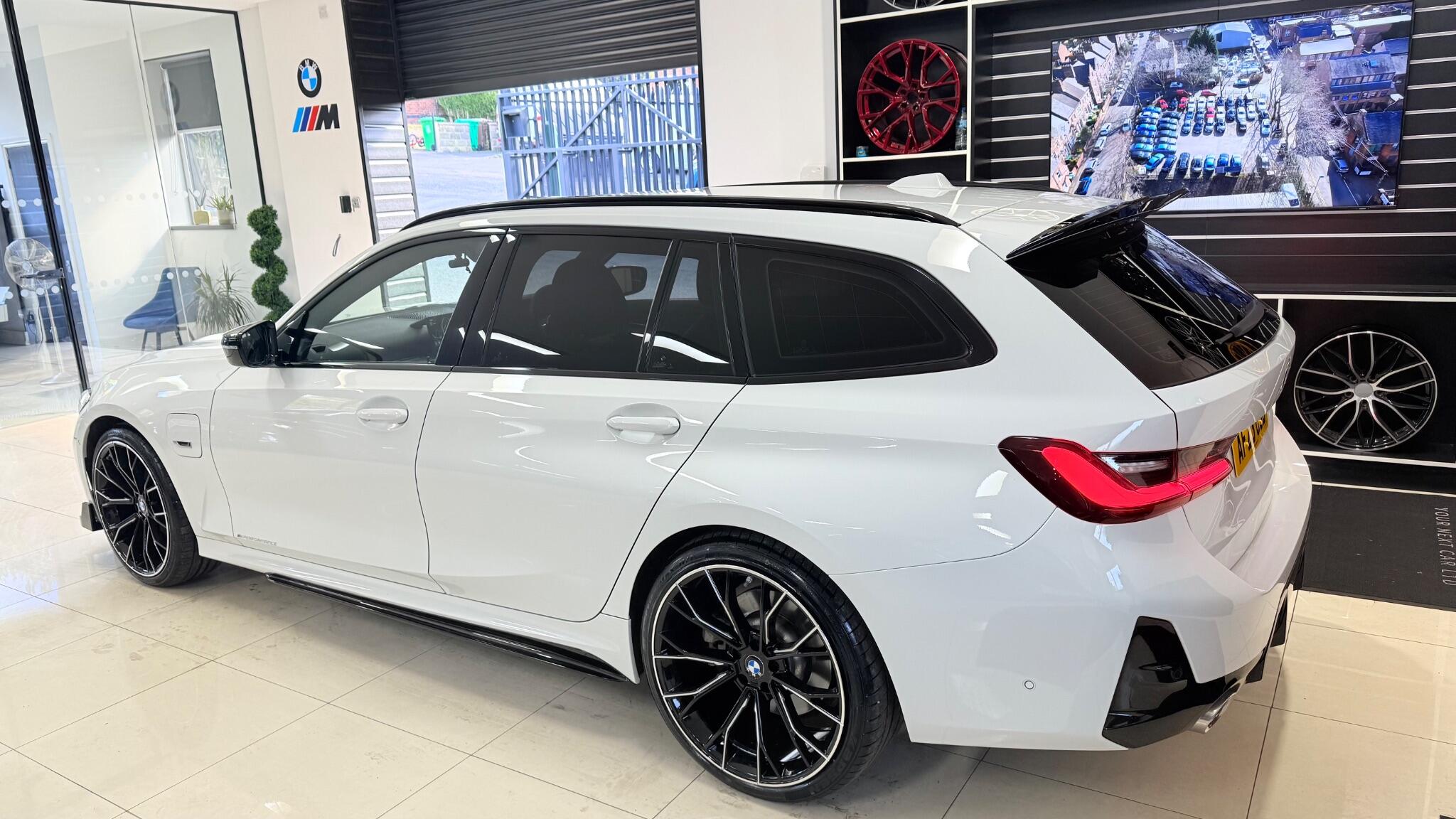 BMW 3 Series view 38