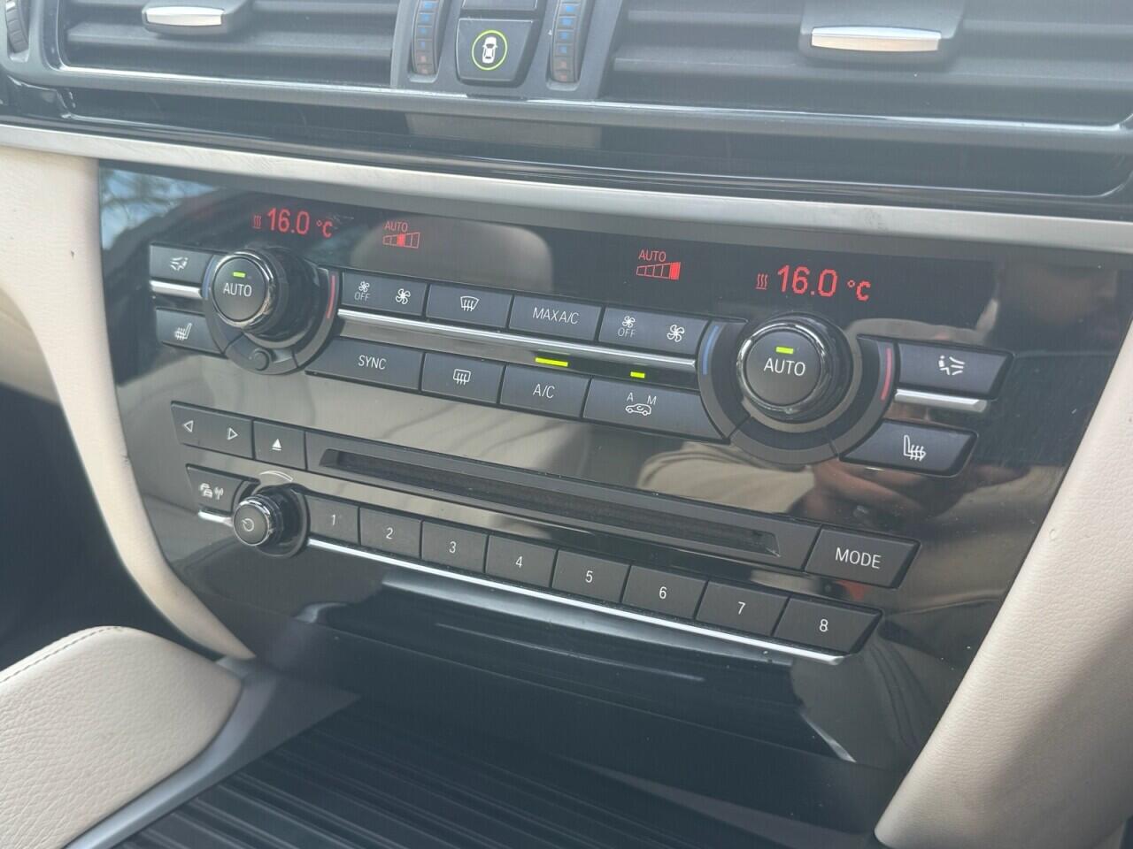 BMW X6 view 32
