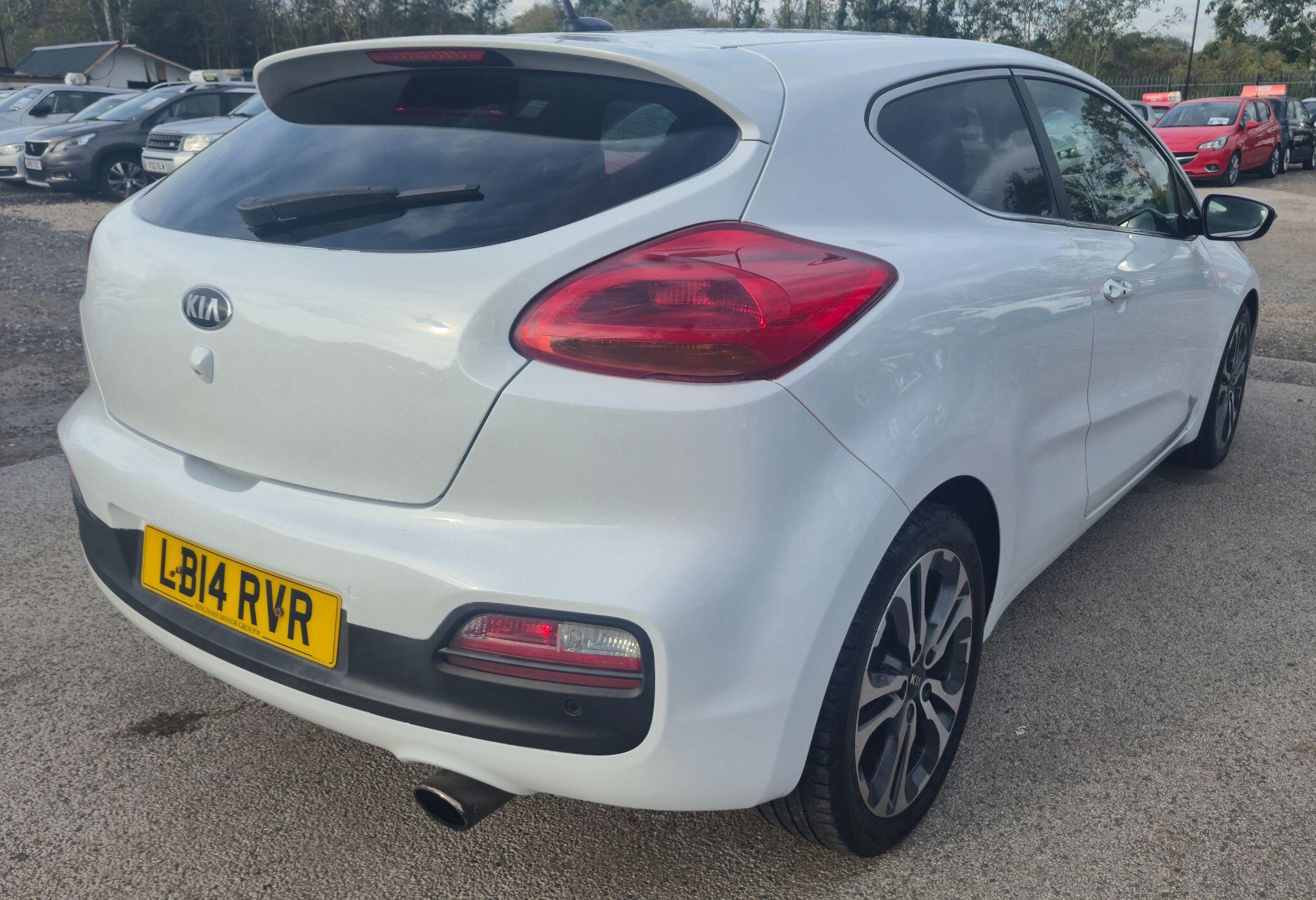 Kia Proceed view 14