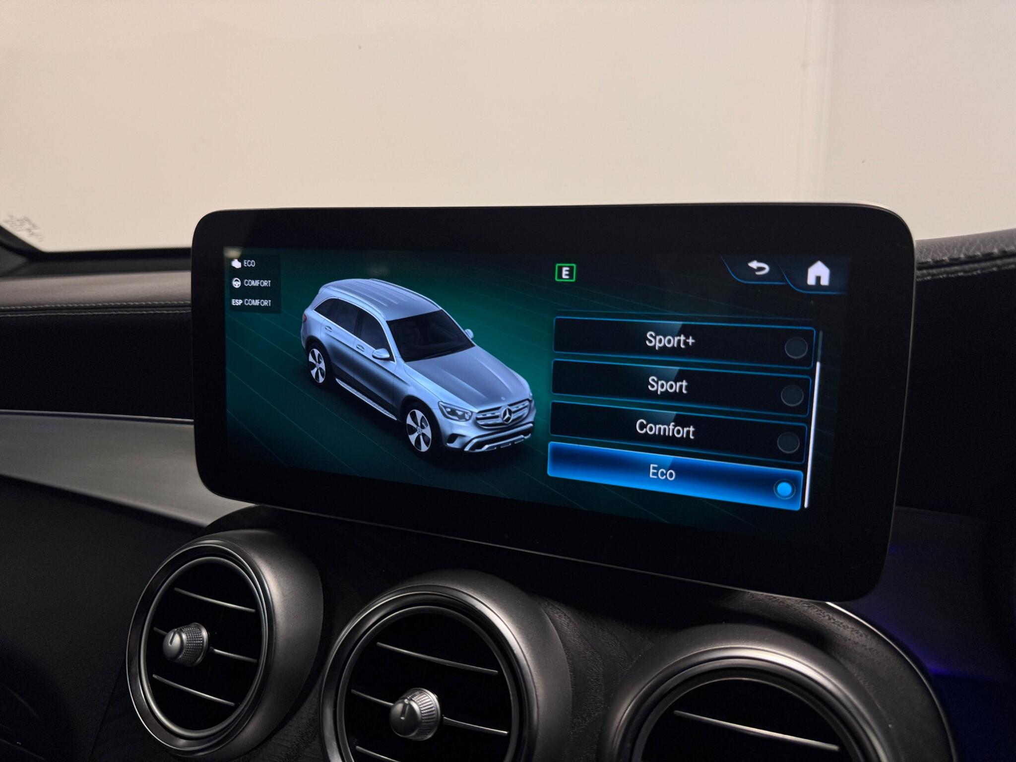 Mercedes-Benz GLC view 61