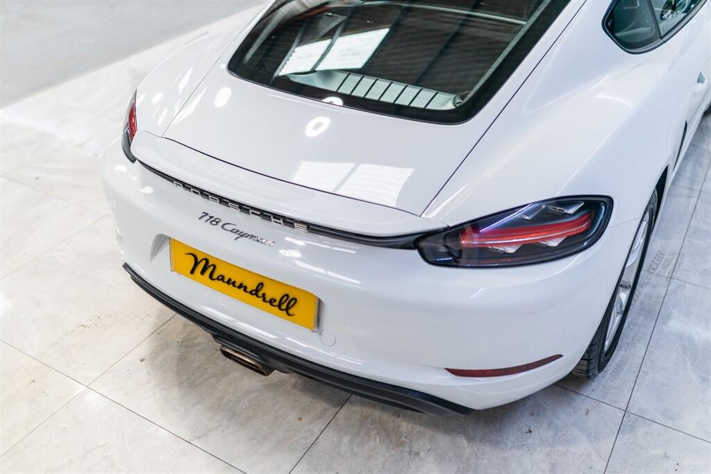 Porsche Cayman view 19
