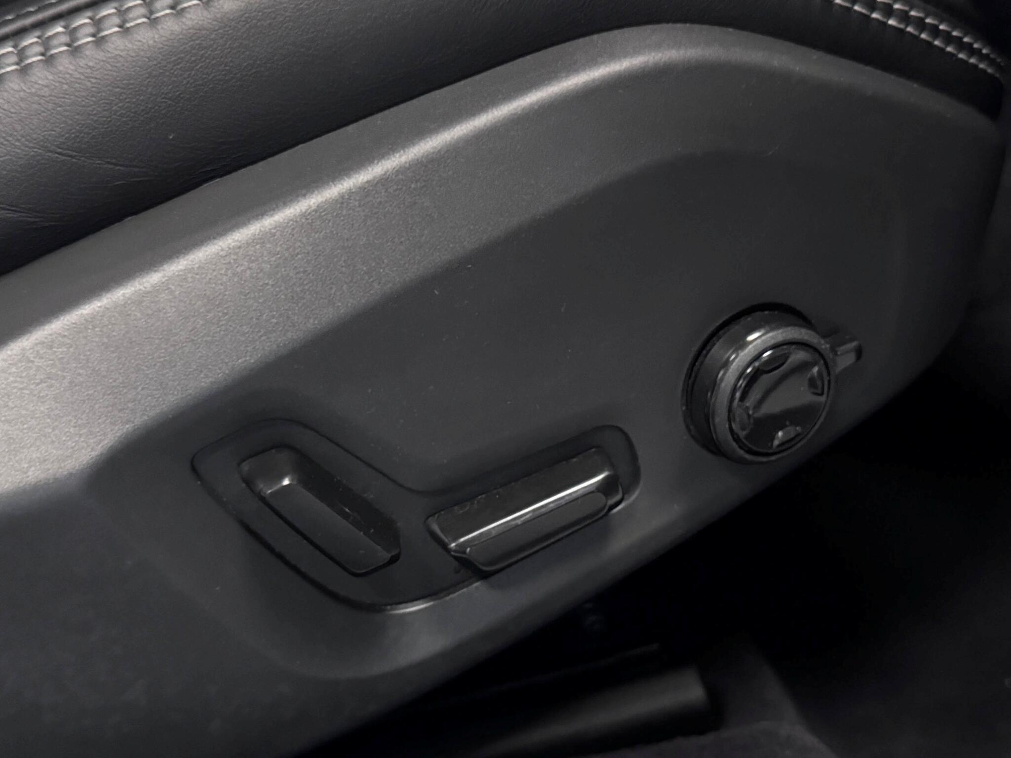 Volvo S90 view 18
