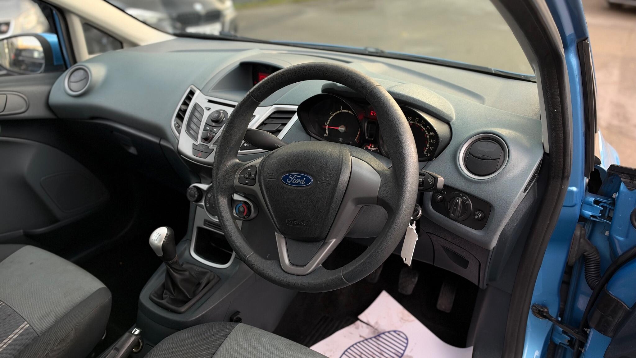 Ford Fiesta view 14