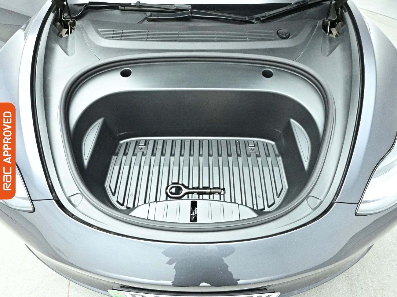 Tesla Model 3 view 37