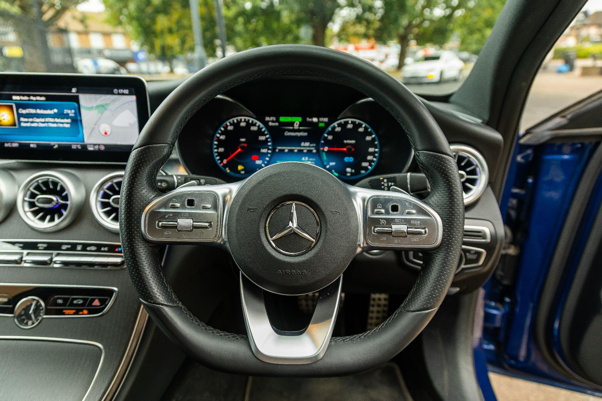 Mercedes-Benz C-Class view 36