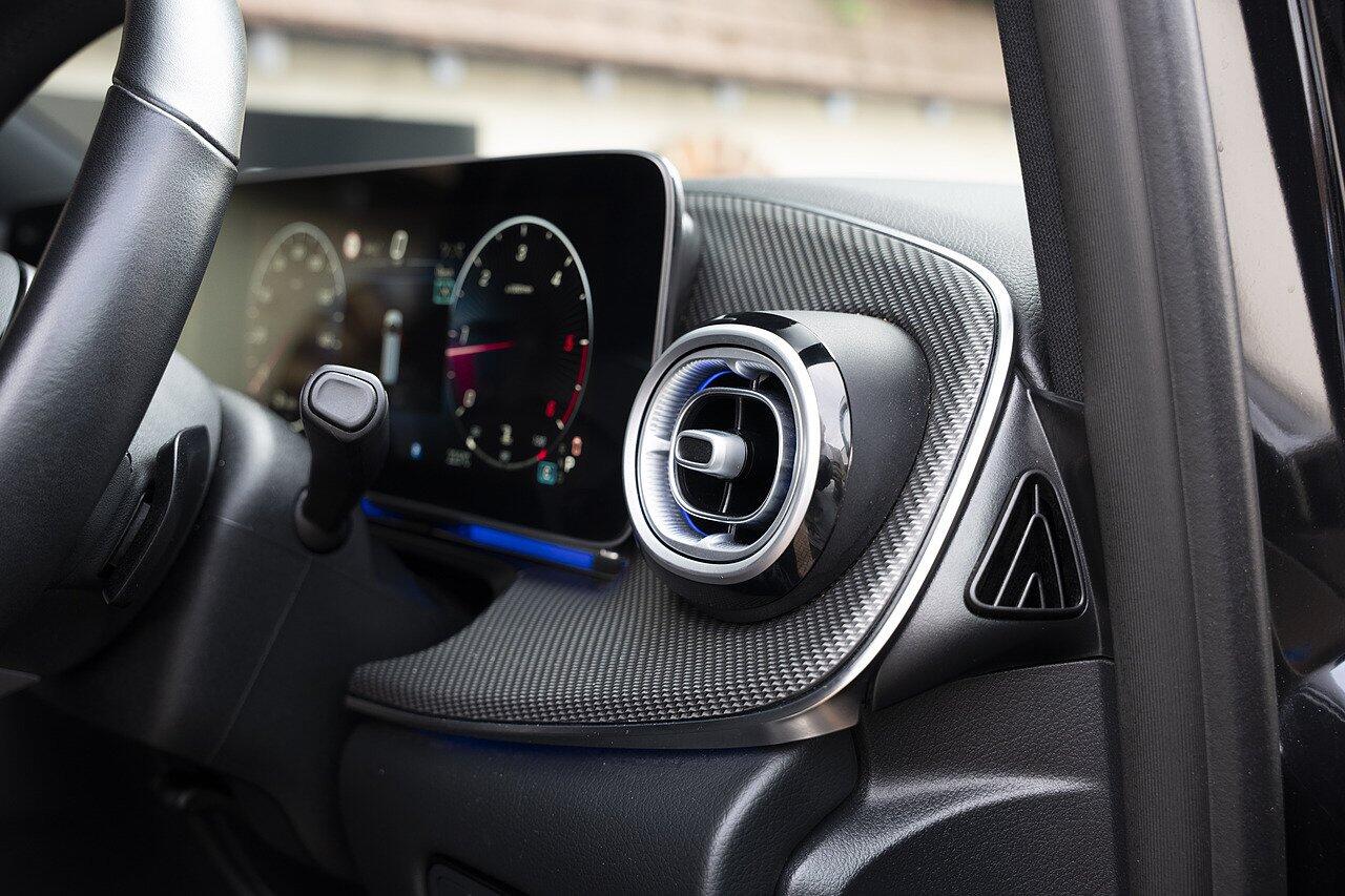 Mercedes-Benz V-Class view 20