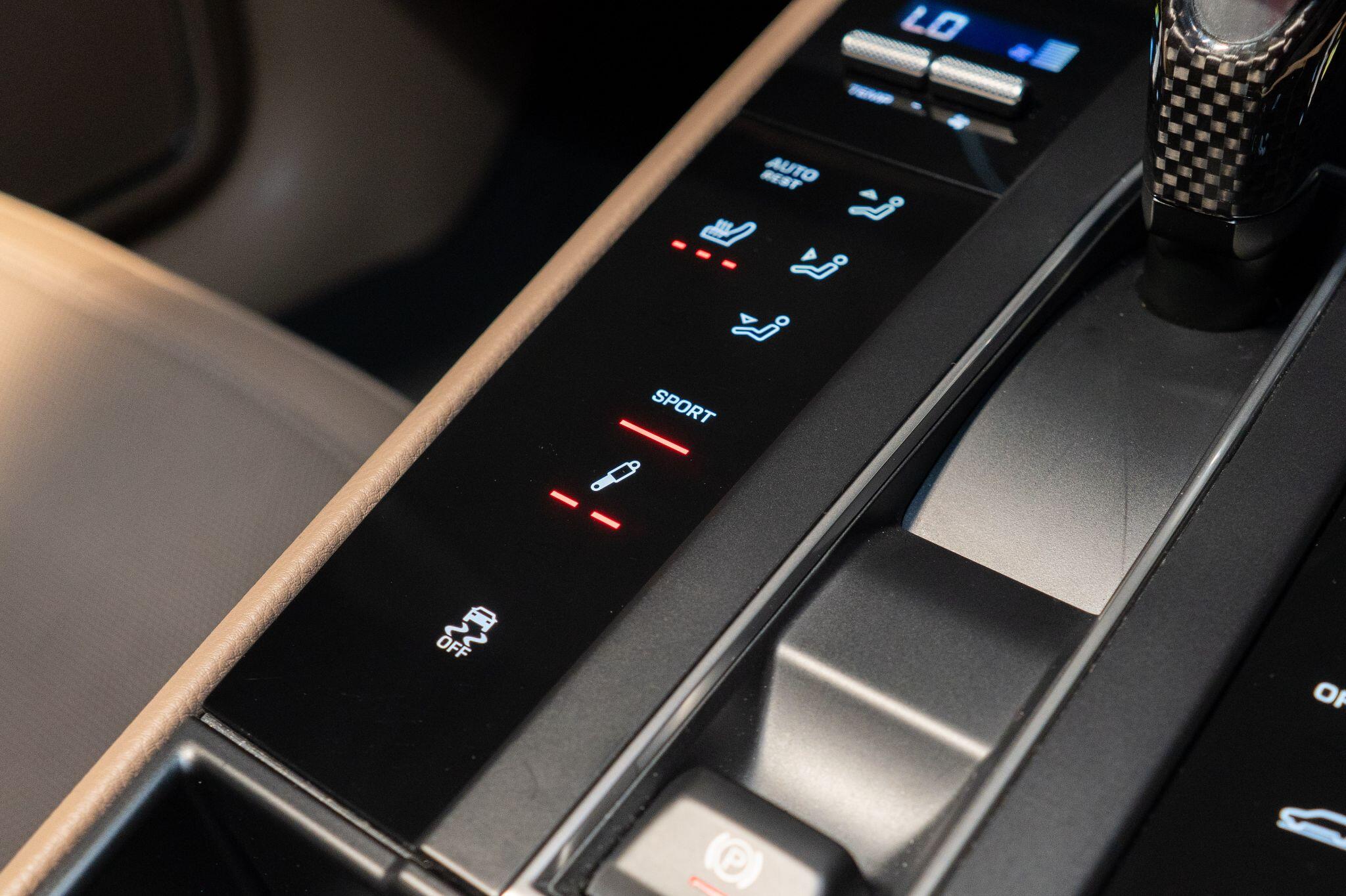 Porsche Macan view 23