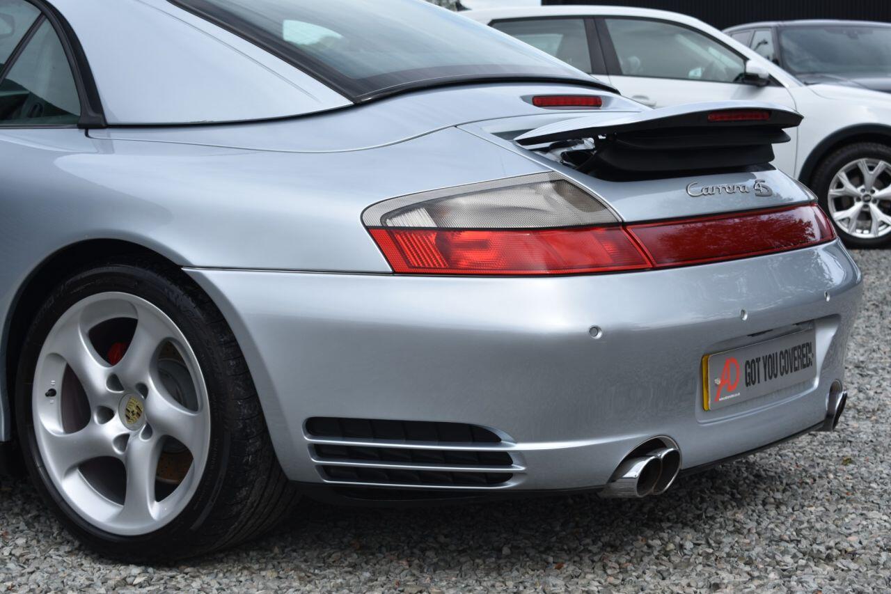 Porsche 911 view 27