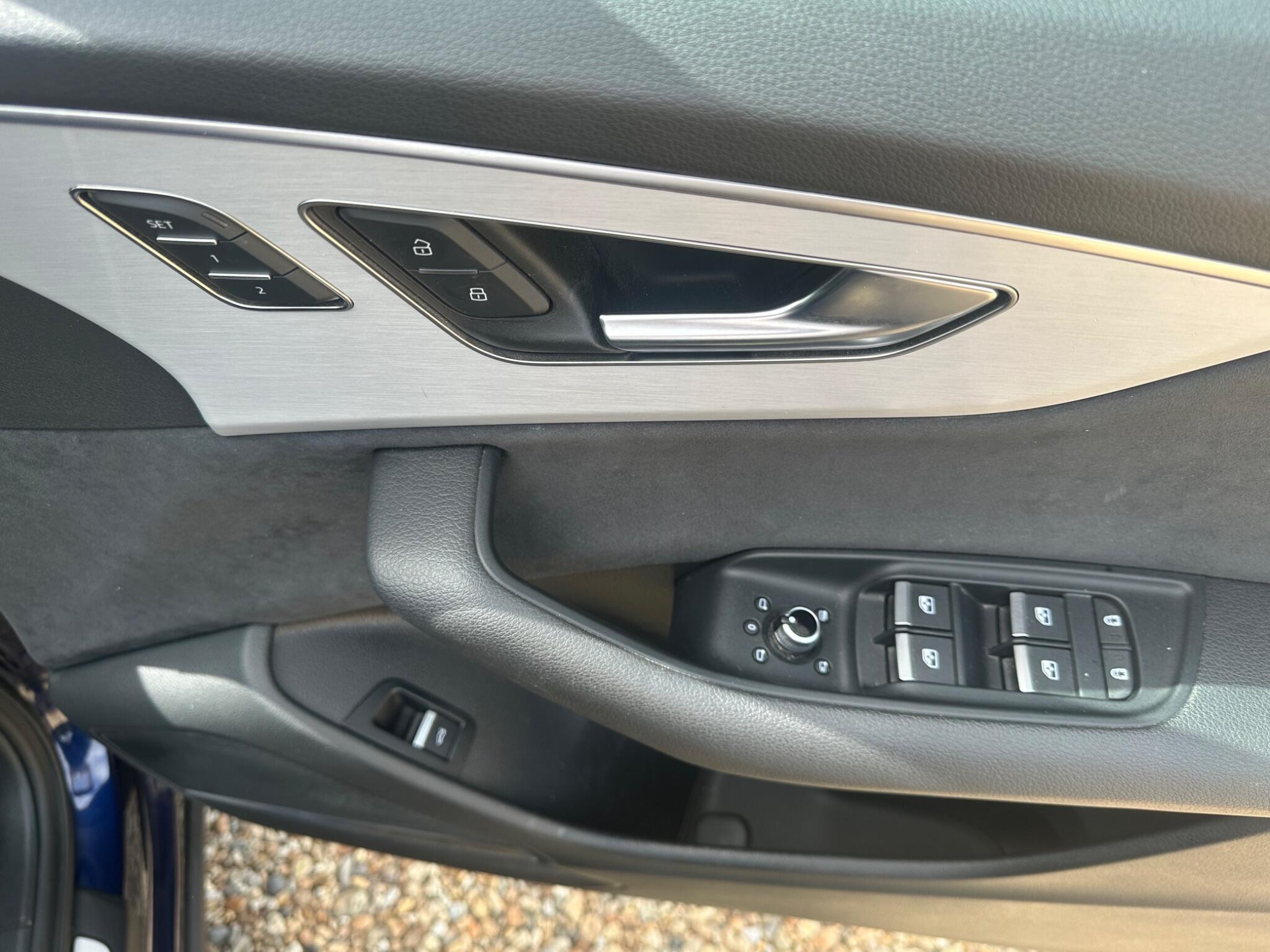 Audi Q7 view 26