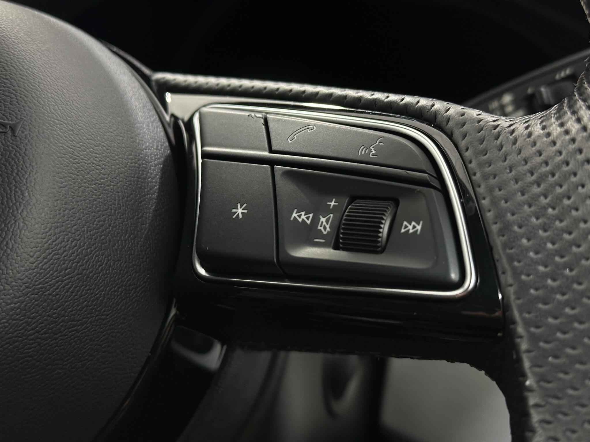 Audi A4 view 16