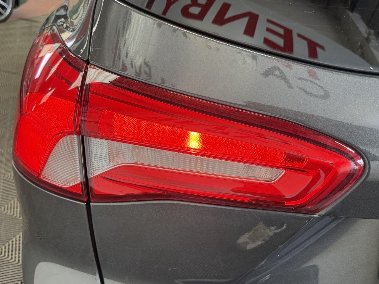 Ford Focus view 28