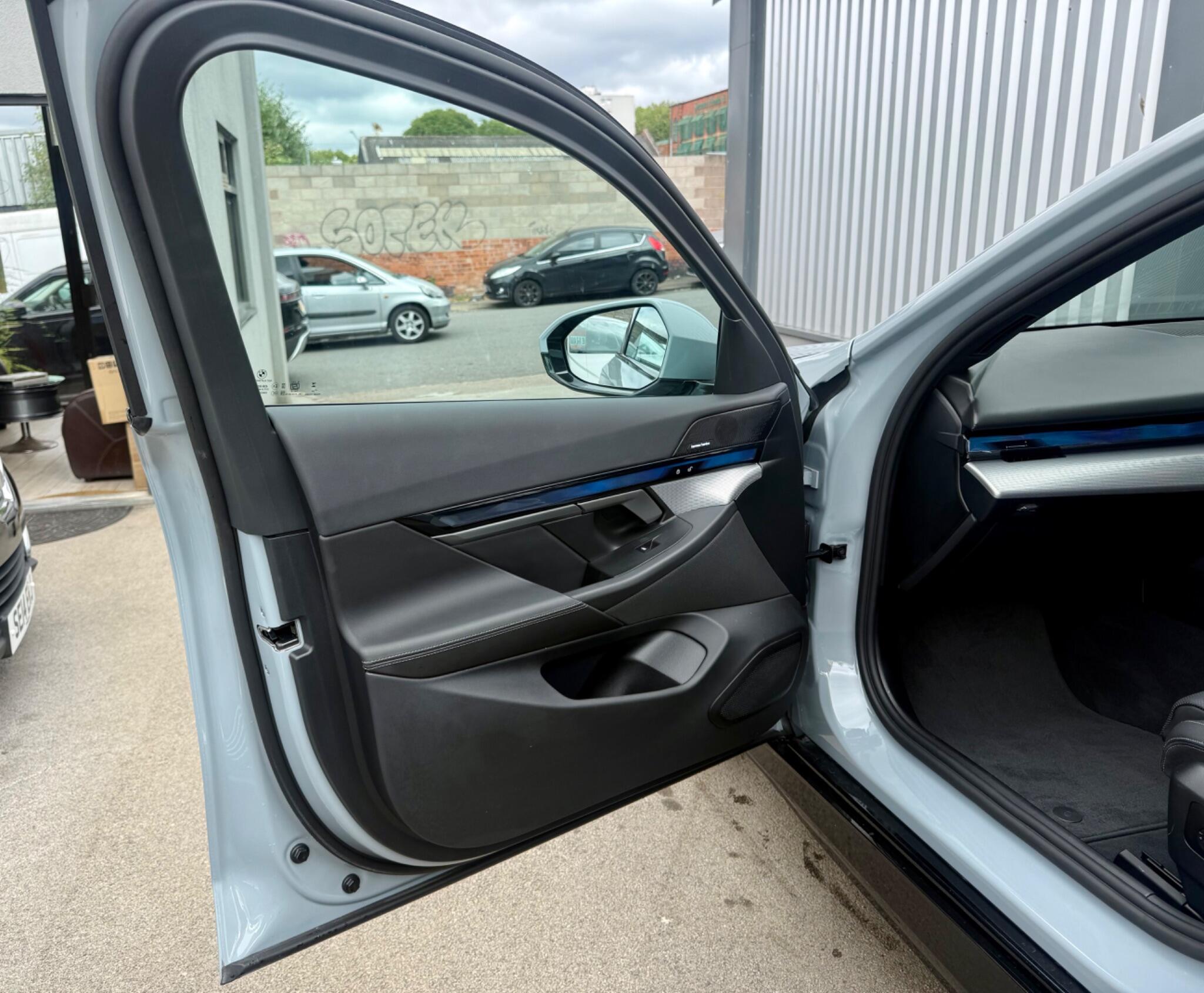 BMW I5 view 16