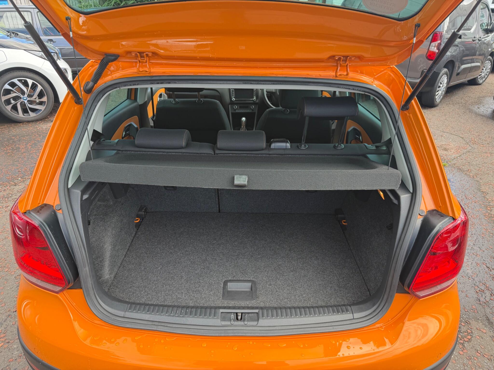 Volkswagen Polo view 12
