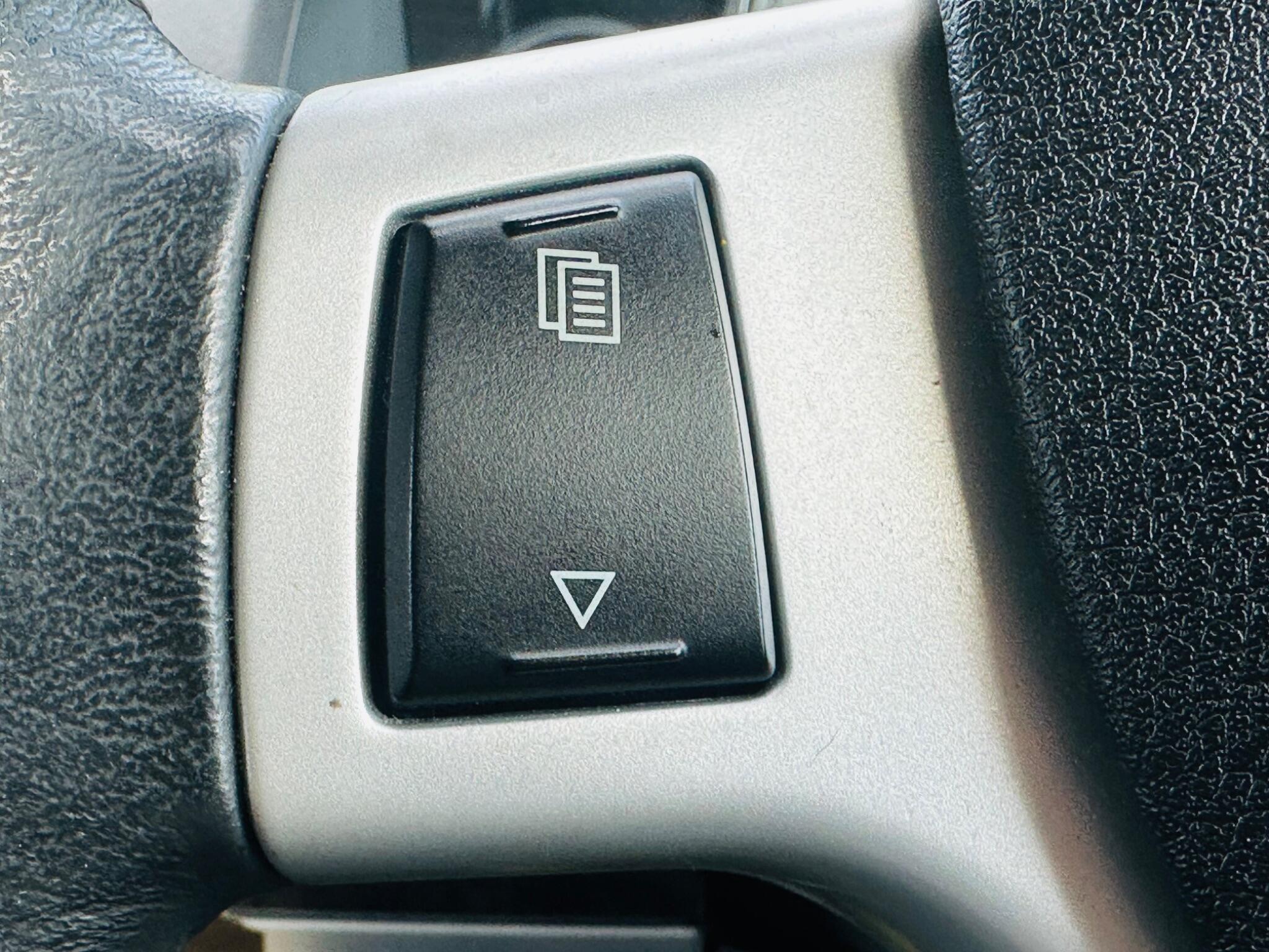 Chrysler Grand Voyager view 28