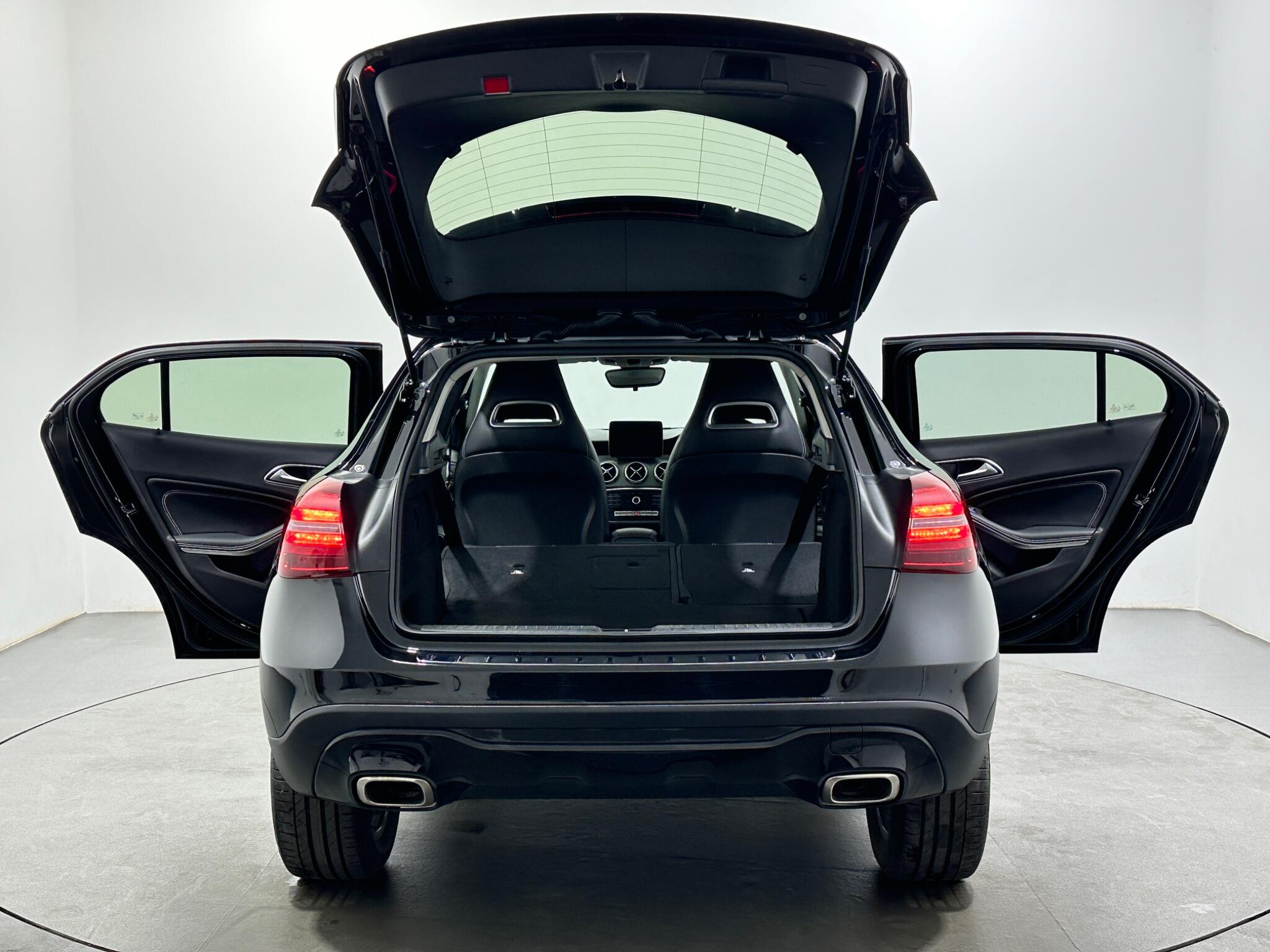 Mercedes-Benz Gla view 43
