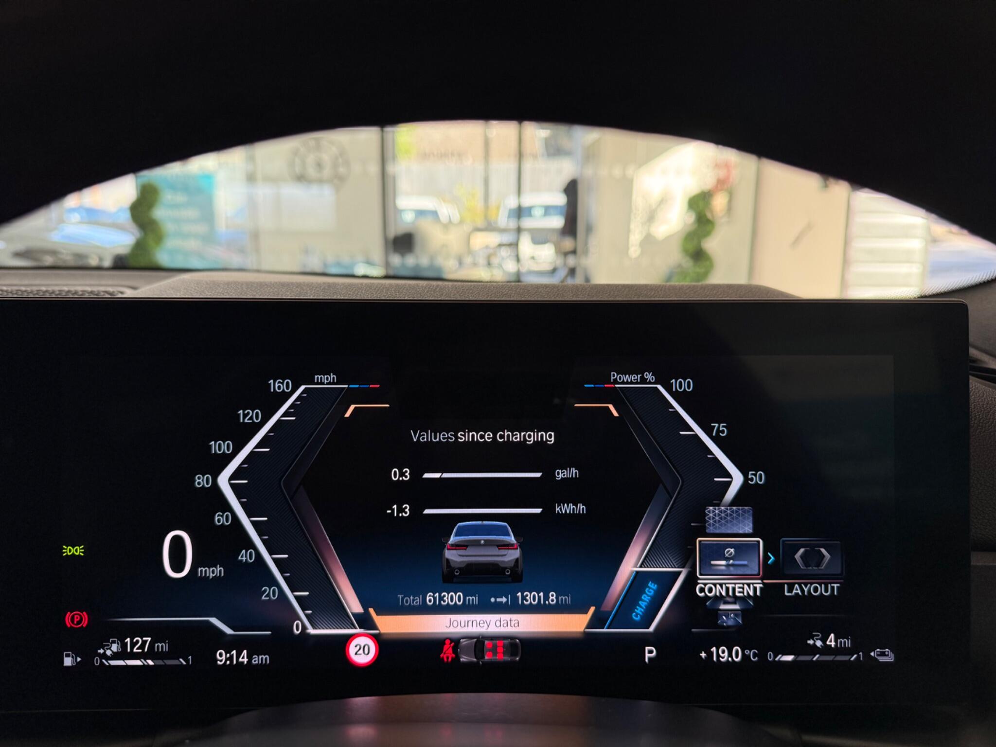 BMW 3 Series view 26