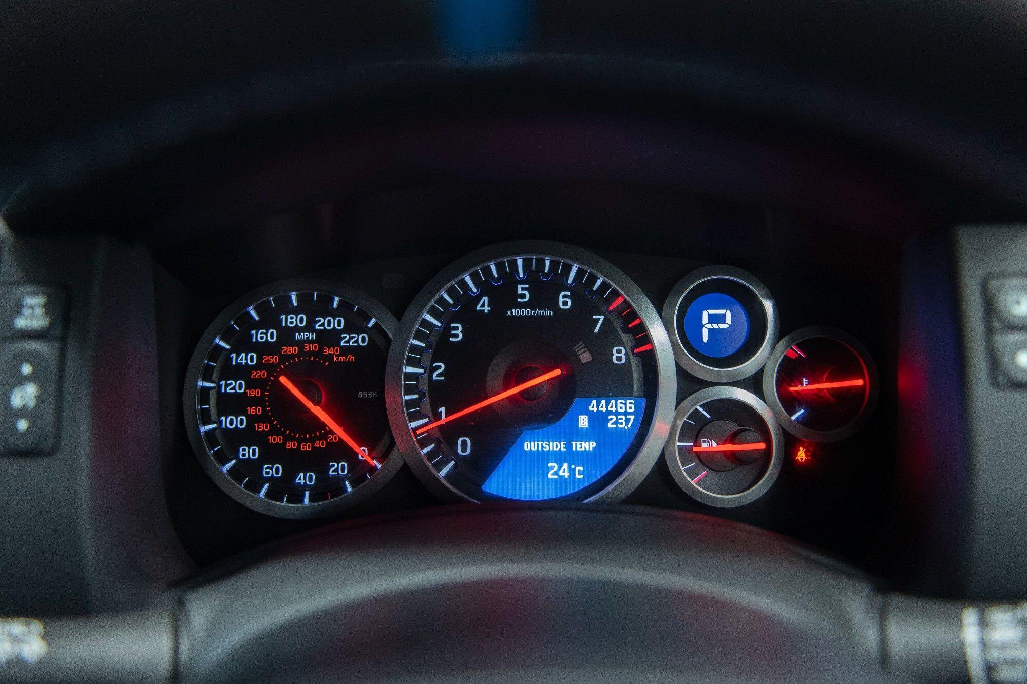 Nissan GT-R view 21