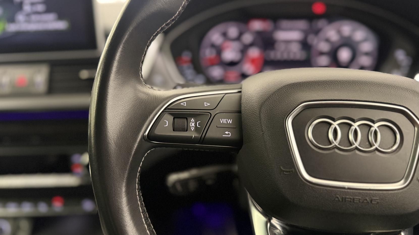 Audi SQ5 view 15