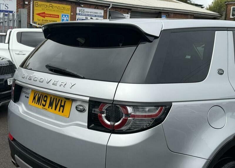Land Rover Discovery Sport view 19