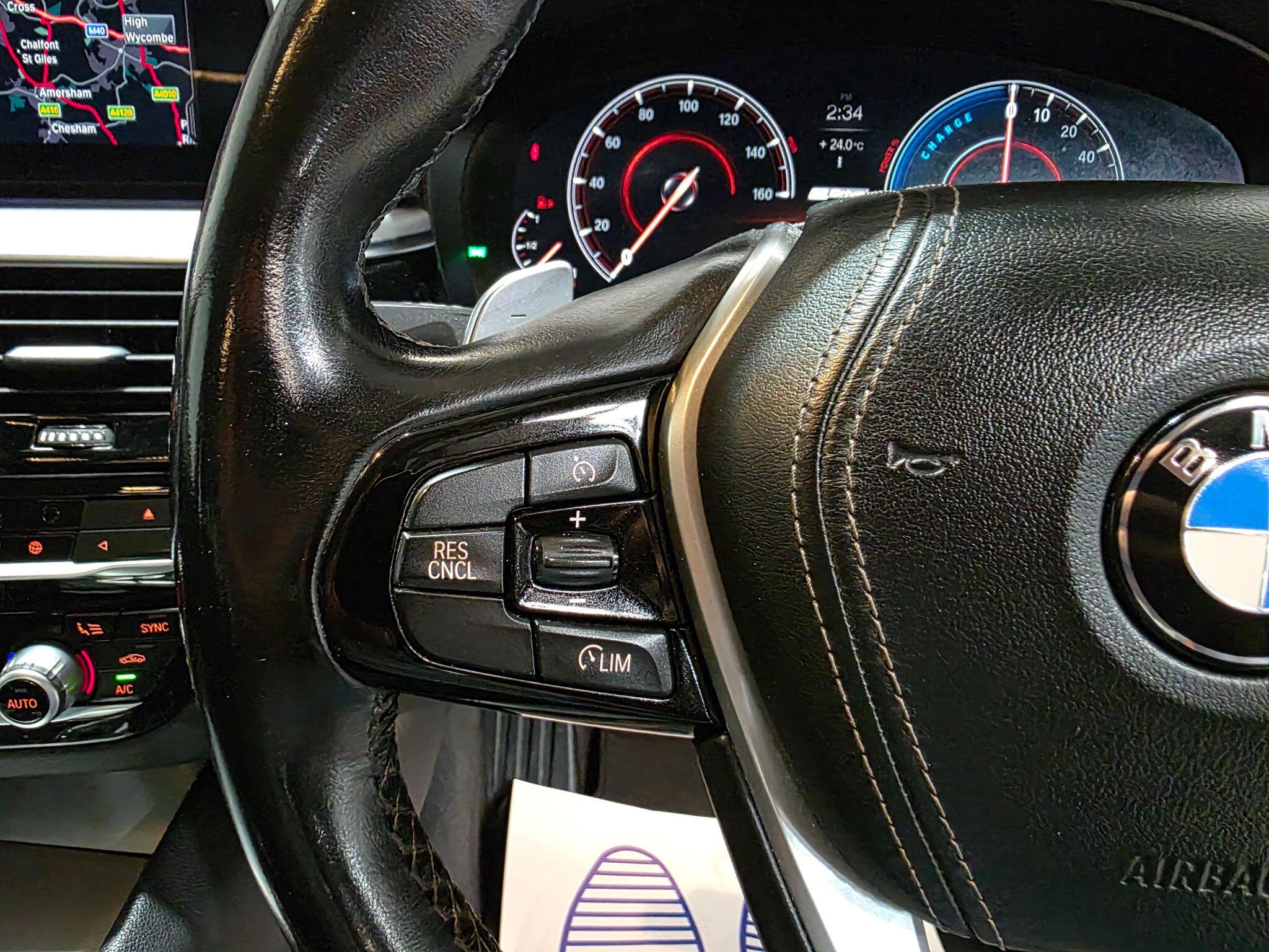 BMW 5 Series view 20