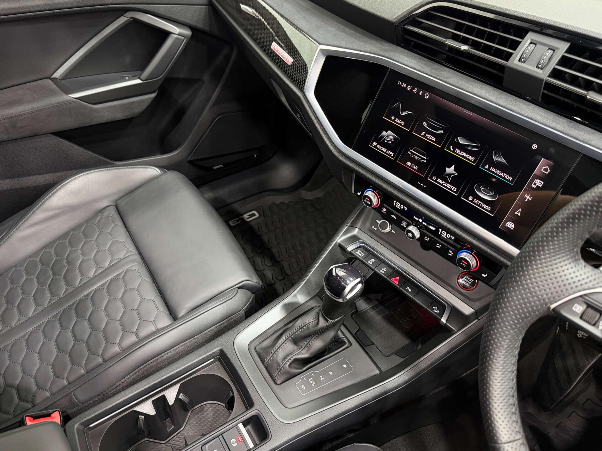 Audi RS Q3 view 42