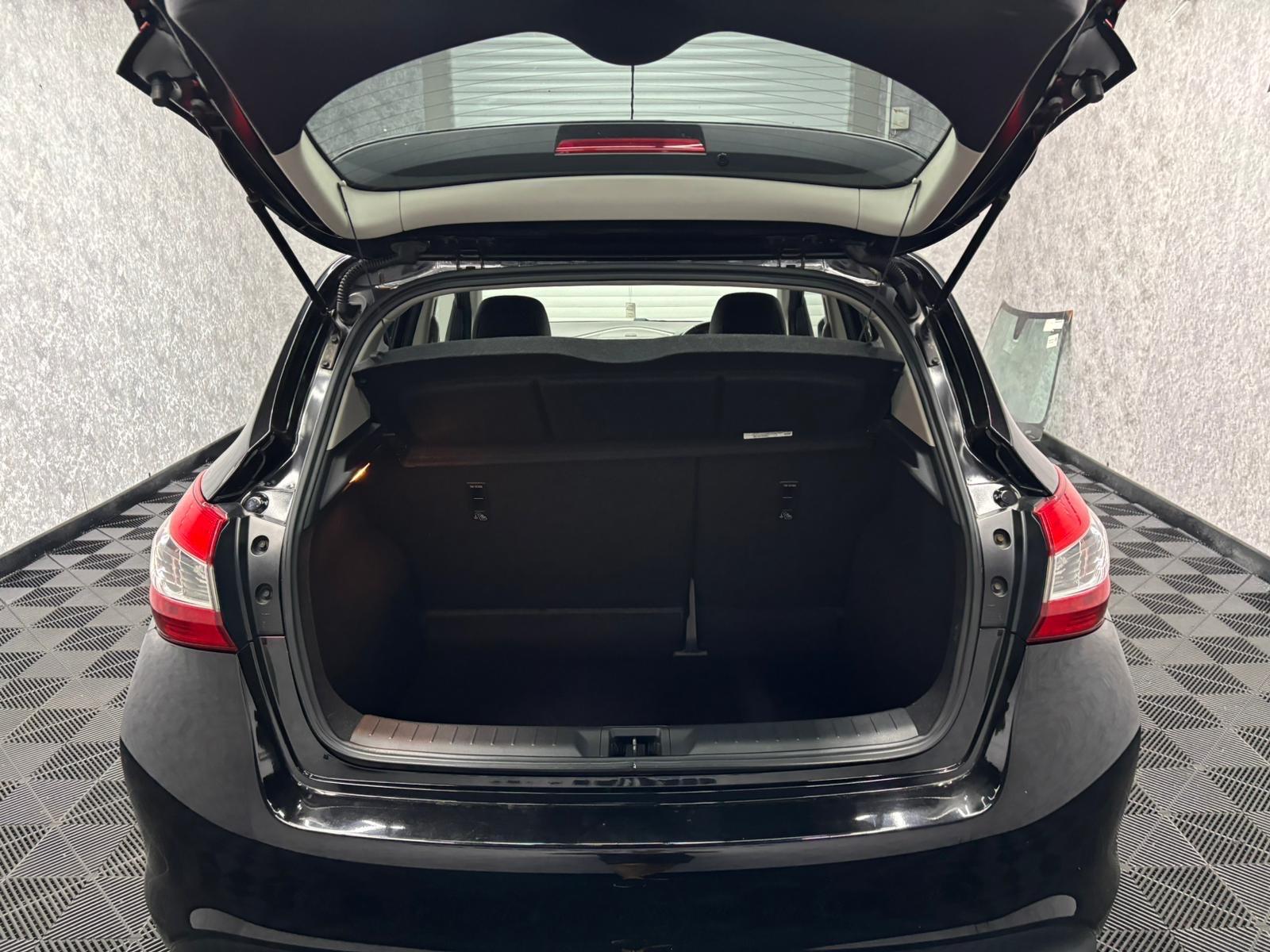 Nissan Pulsar view 24