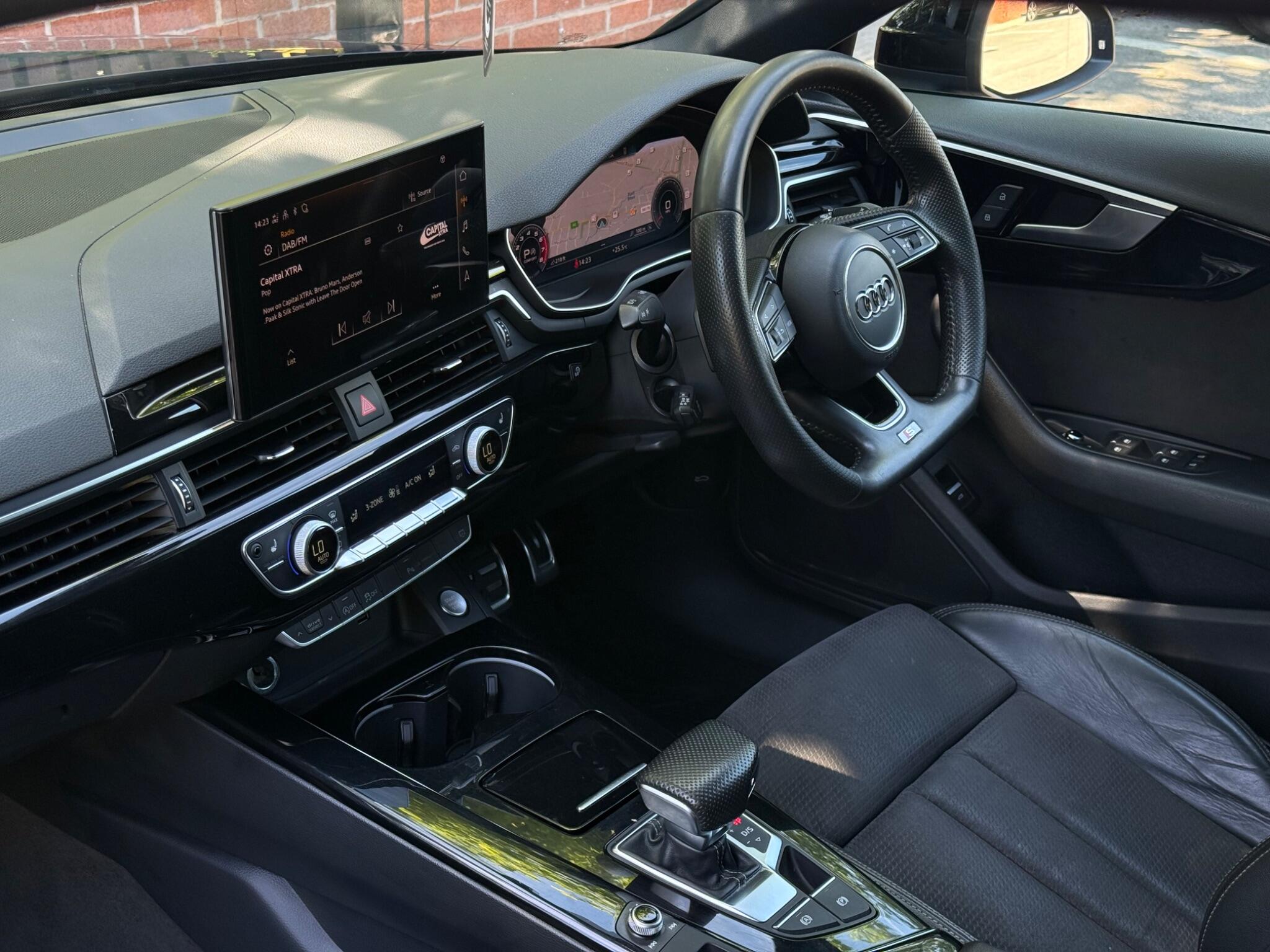Audi A4 view 13