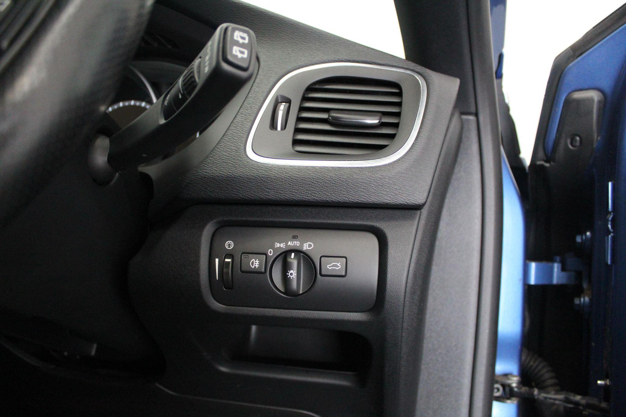 Volvo V40 view 47