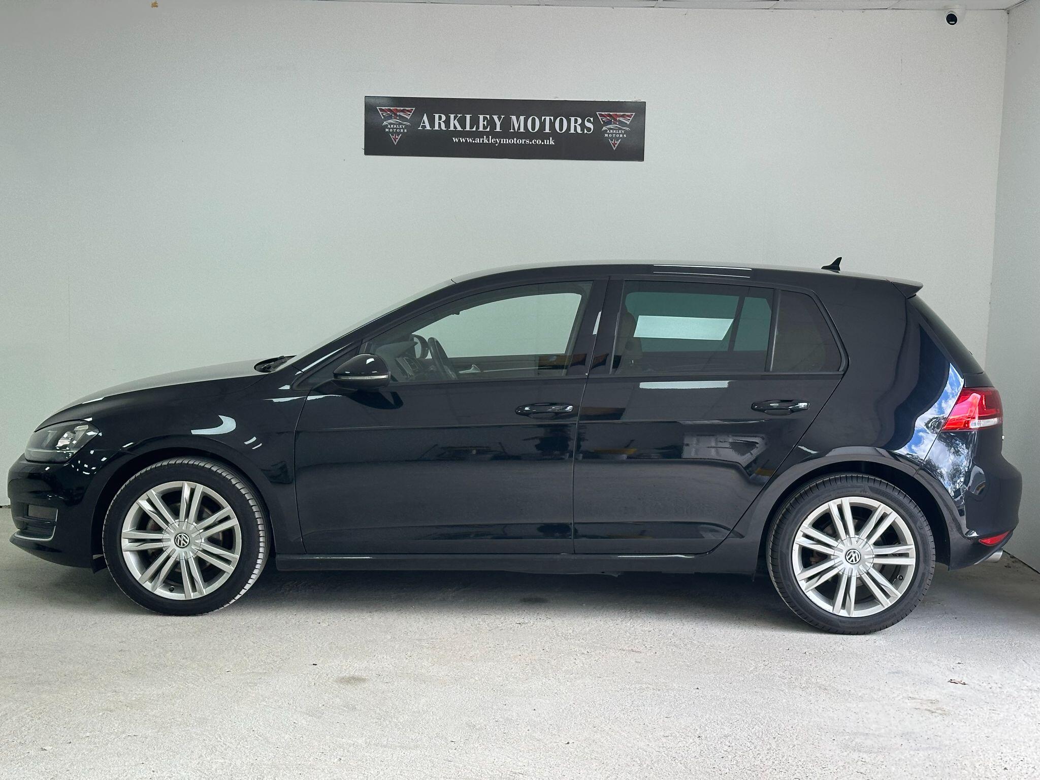 2015 Volkswagen Golf image 9