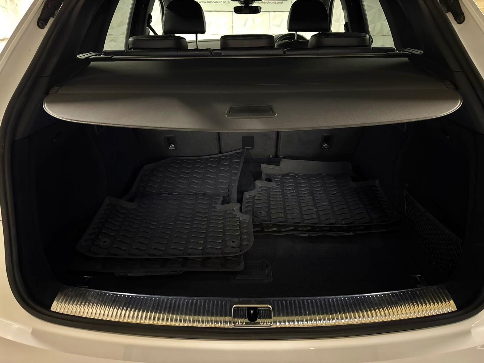 Audi SQ5 view 34