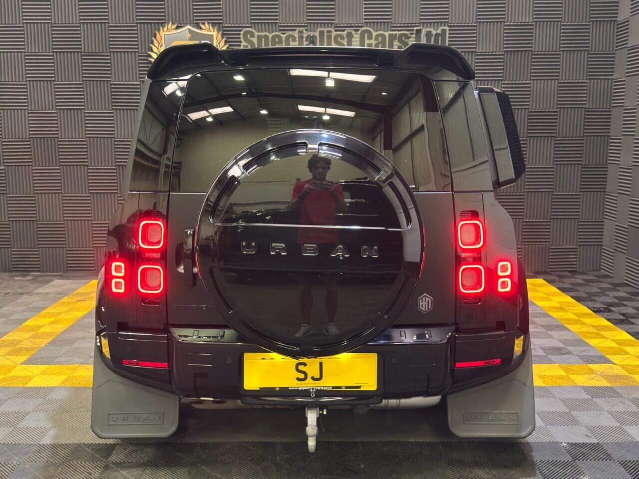 Land Rover Defender 110 view 3