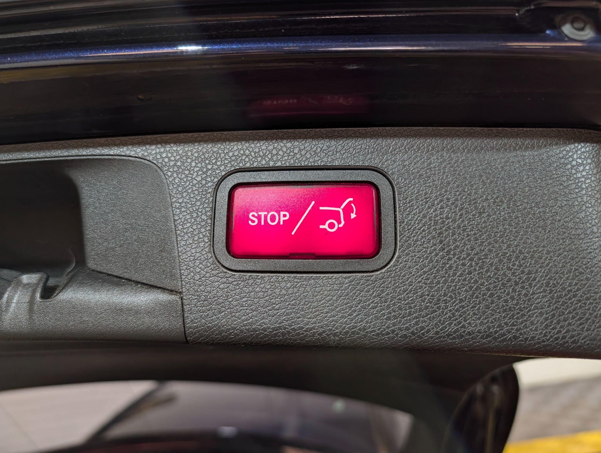 Mercedes-Benz E-Class view 36