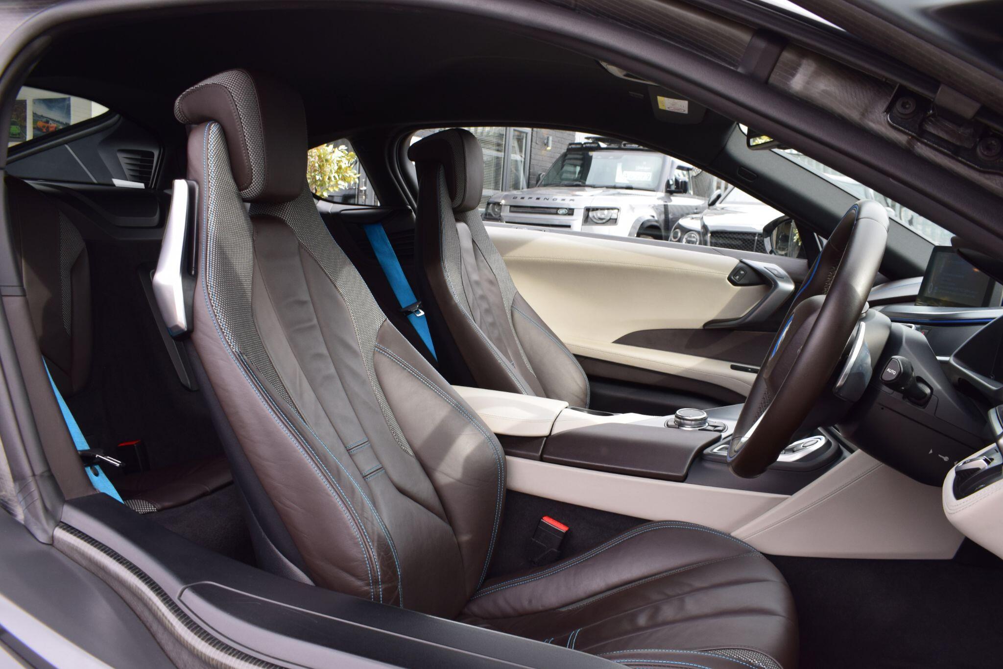 BMW I8 view 14