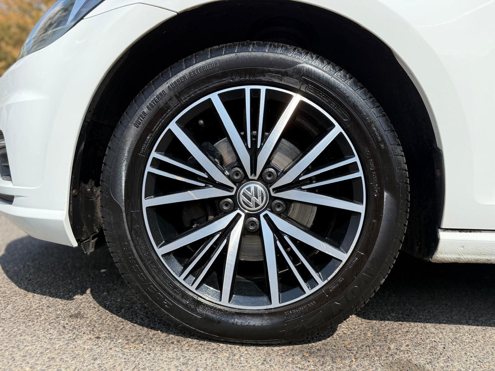 Volkswagen Golf view 32