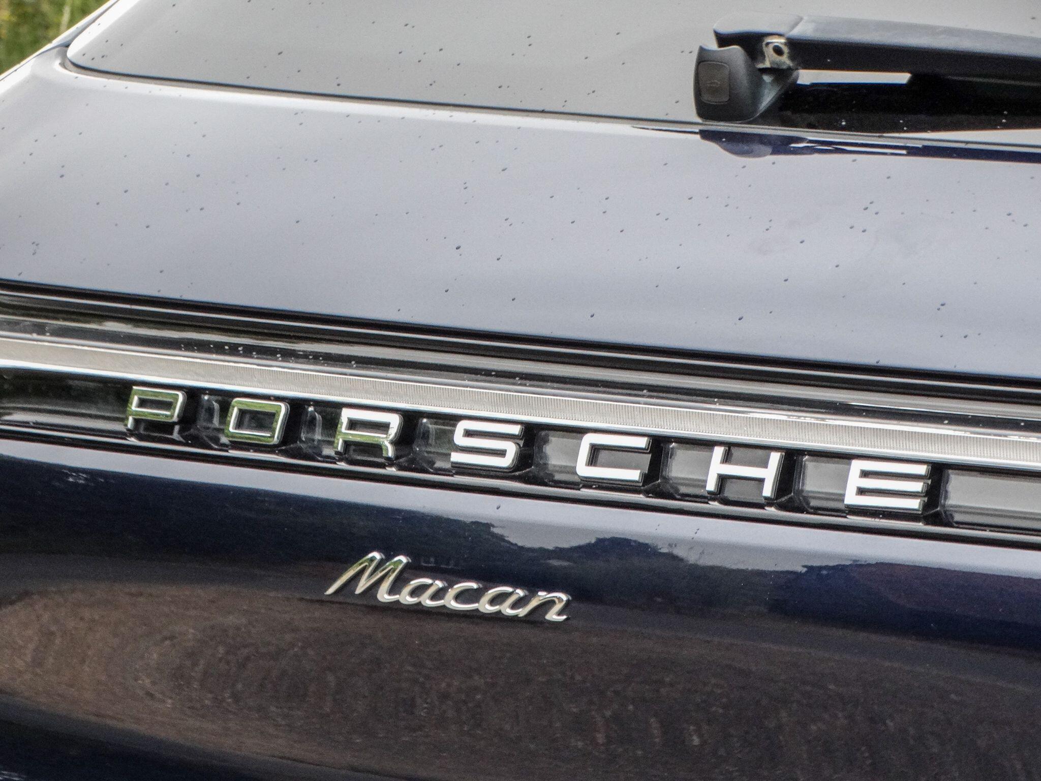 Porsche Macan view 12