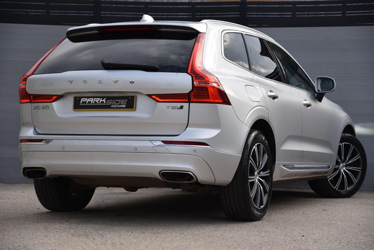 Volvo XC60 view 9
