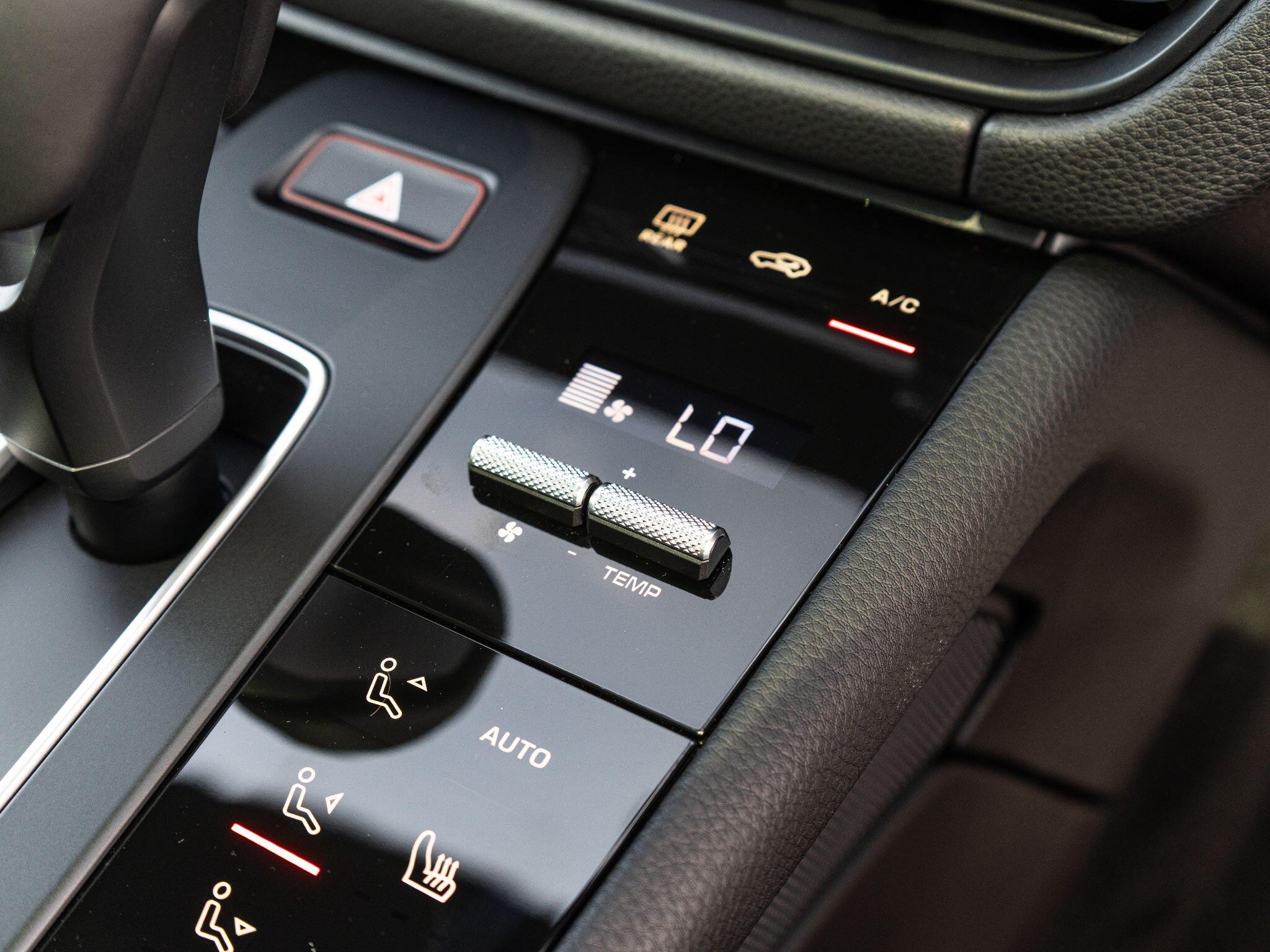Porsche Macan view 39