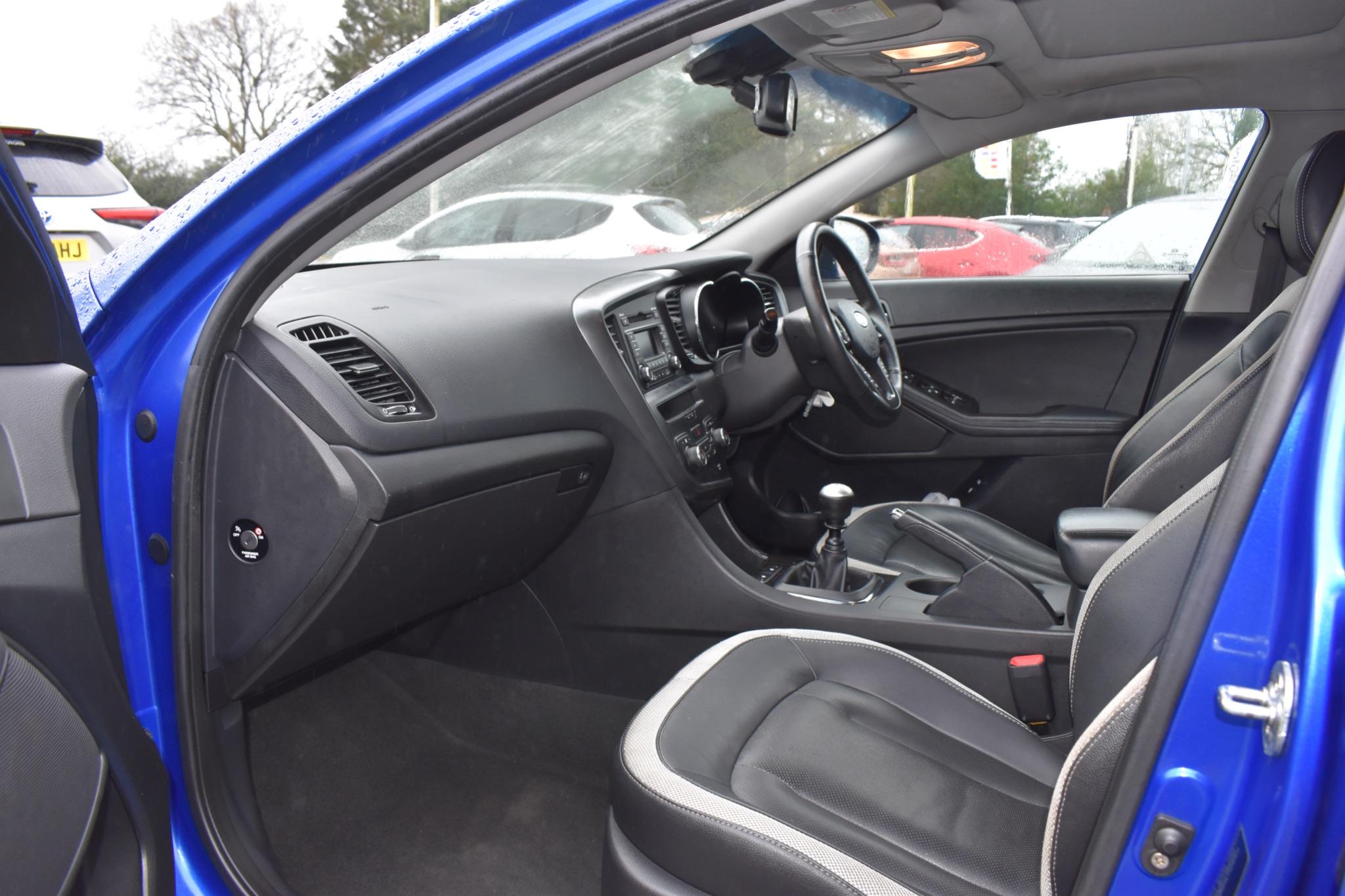 Optima - 1.6 CRDi 2 Euro 6 (s/s) 4dr - Image 21