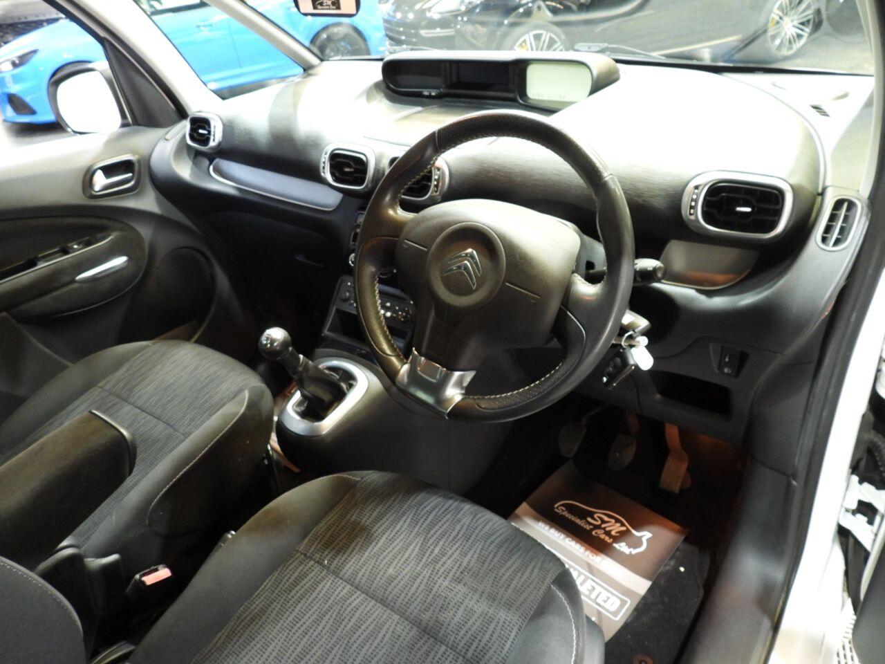 Citroen C3 Picasso view 24