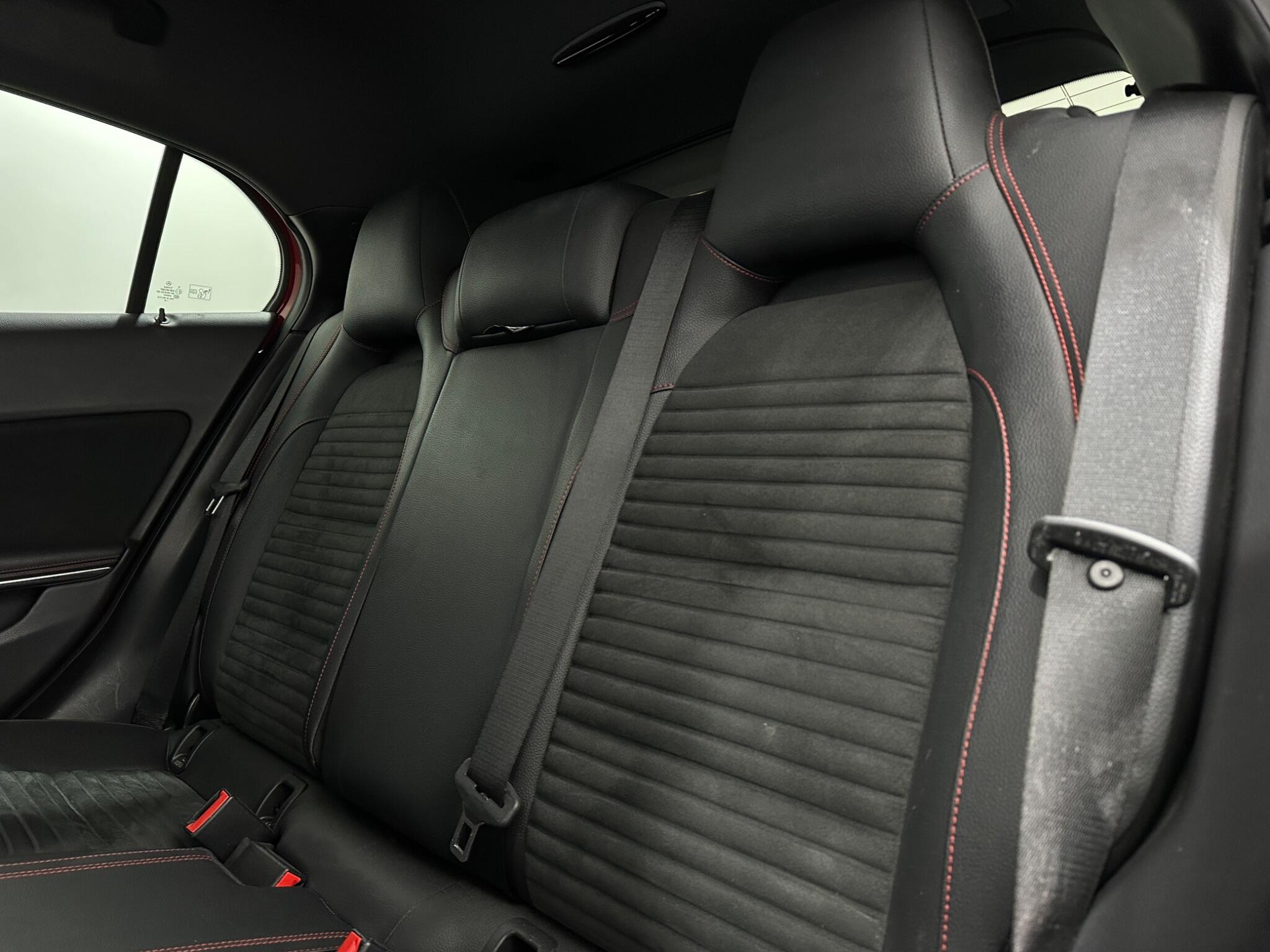 Mercedes-Benz Gla view 40