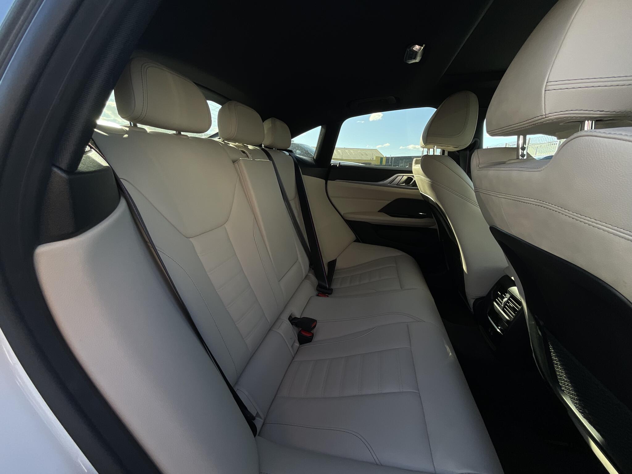 BMW I4 view 11