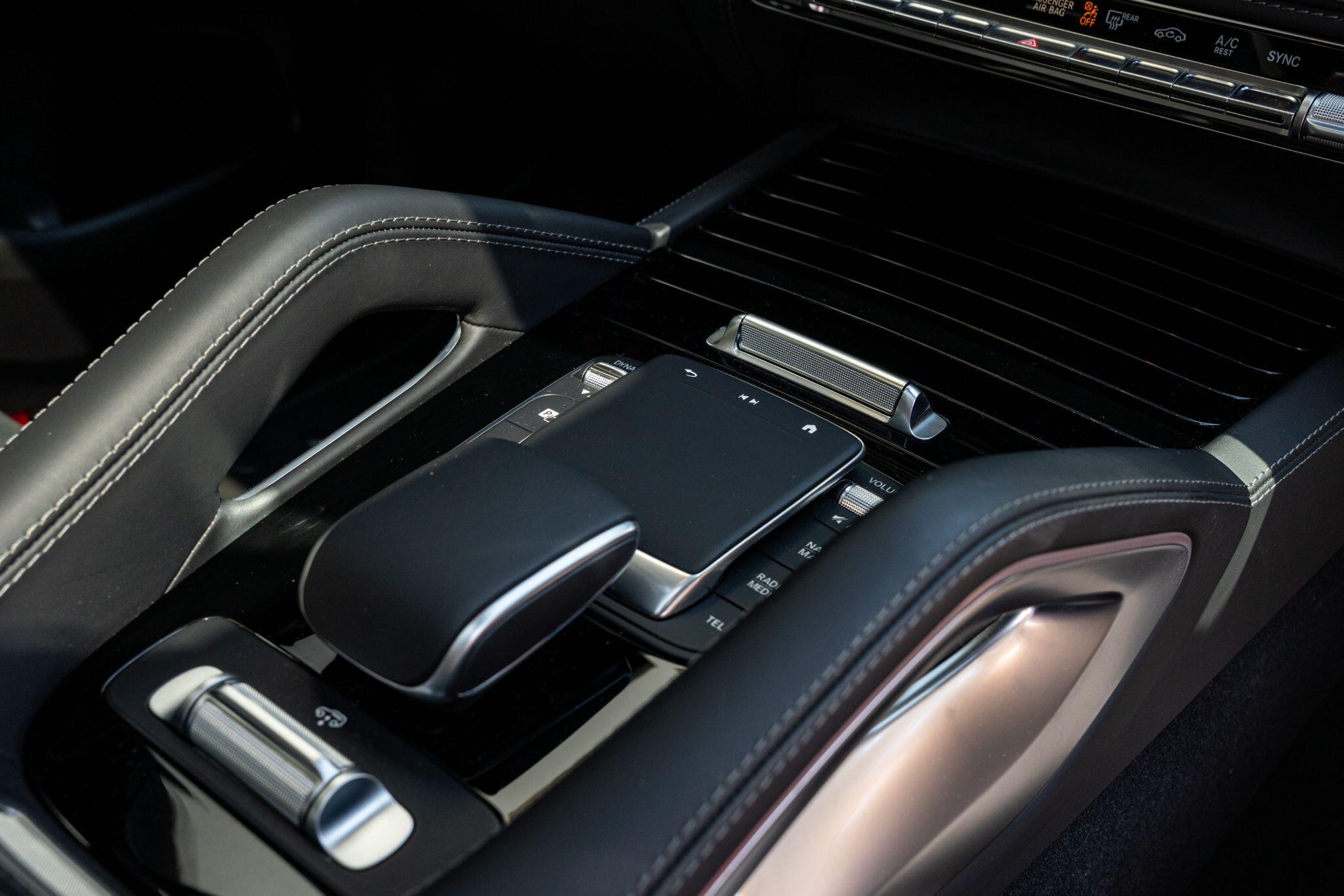 Mercedes-Benz GLS view 40