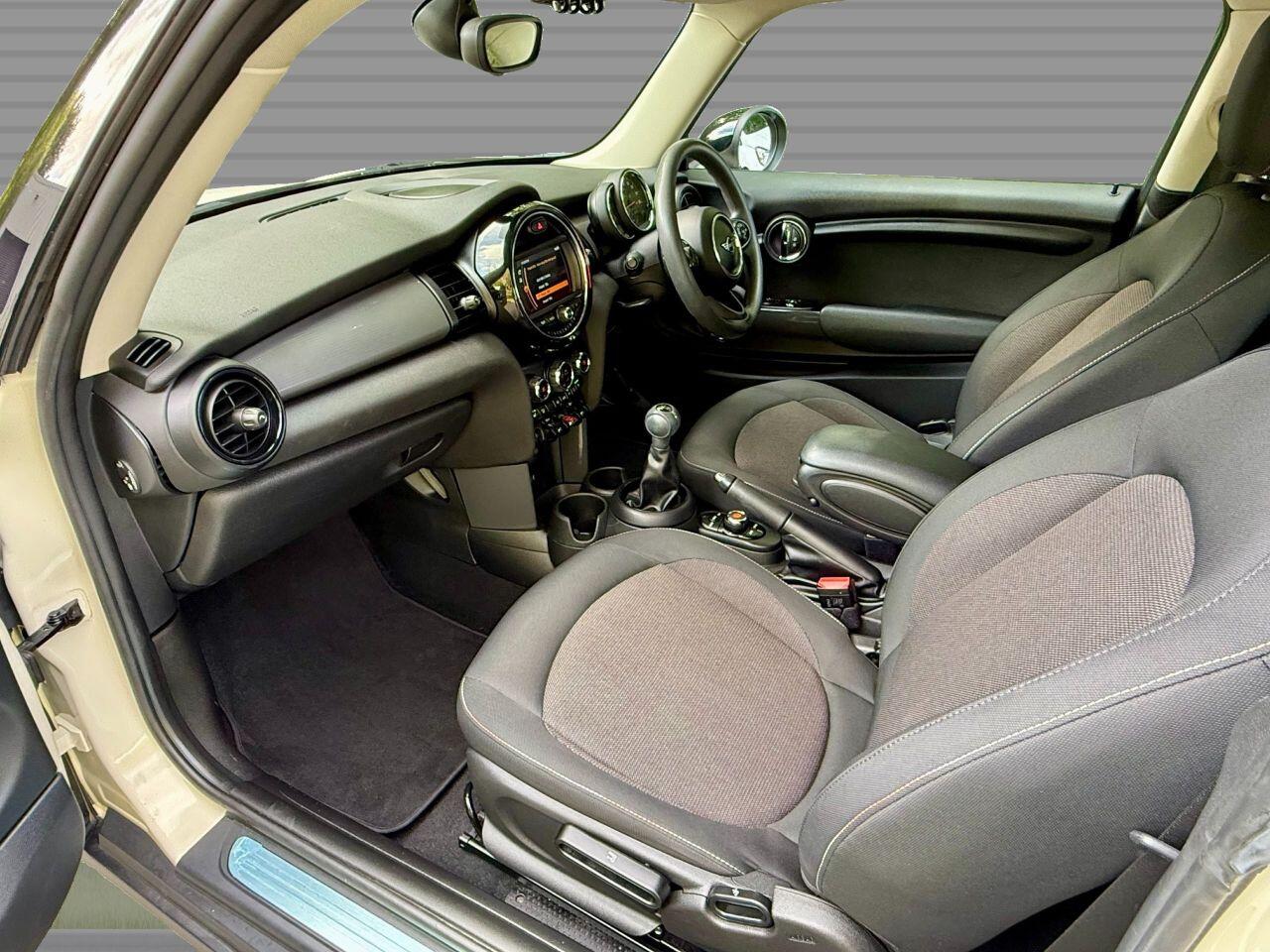 Mini Hatch view 25